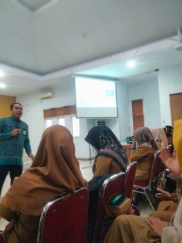 Sosialisasi Pemanfaatan Papan Interaktif Belajar